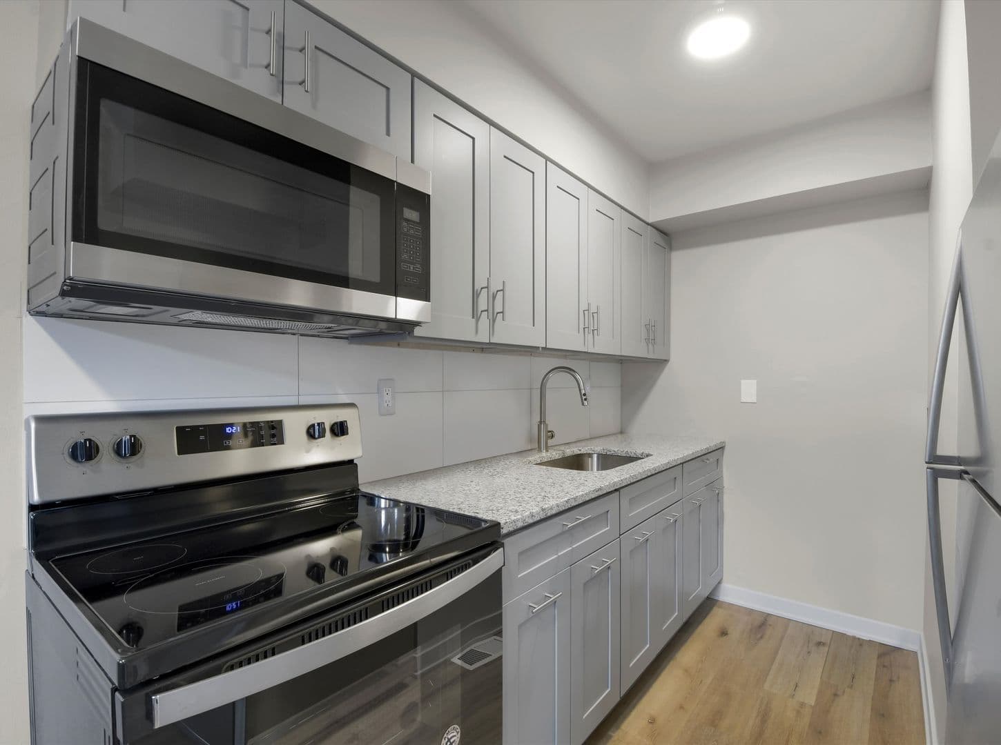 Charleston Apartment: 2216 9th Street