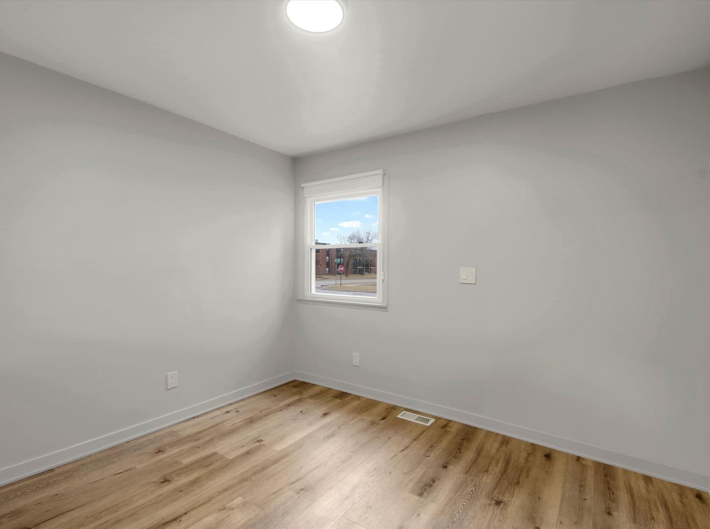 Charleston Apartment: 2216 9th Street