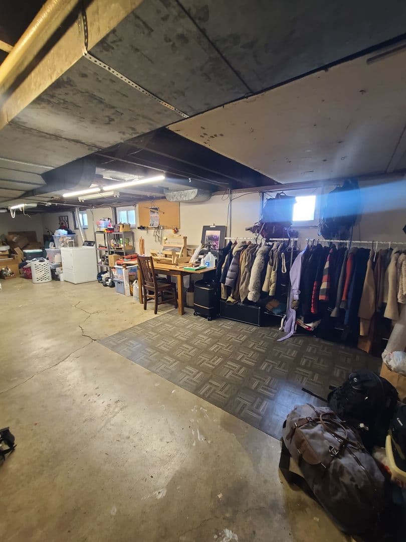 Champaign House: 609 S Prairie Ave