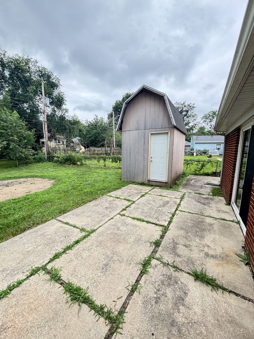 Urbana House: 2309 Rainbow View