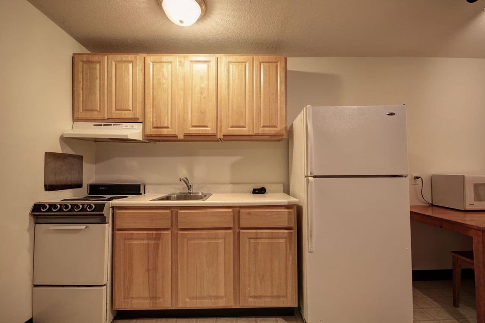 Urbana Apartment: 106 North Gregory Street