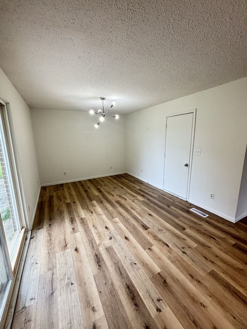 Urbana House: 2309 Rainbow View
