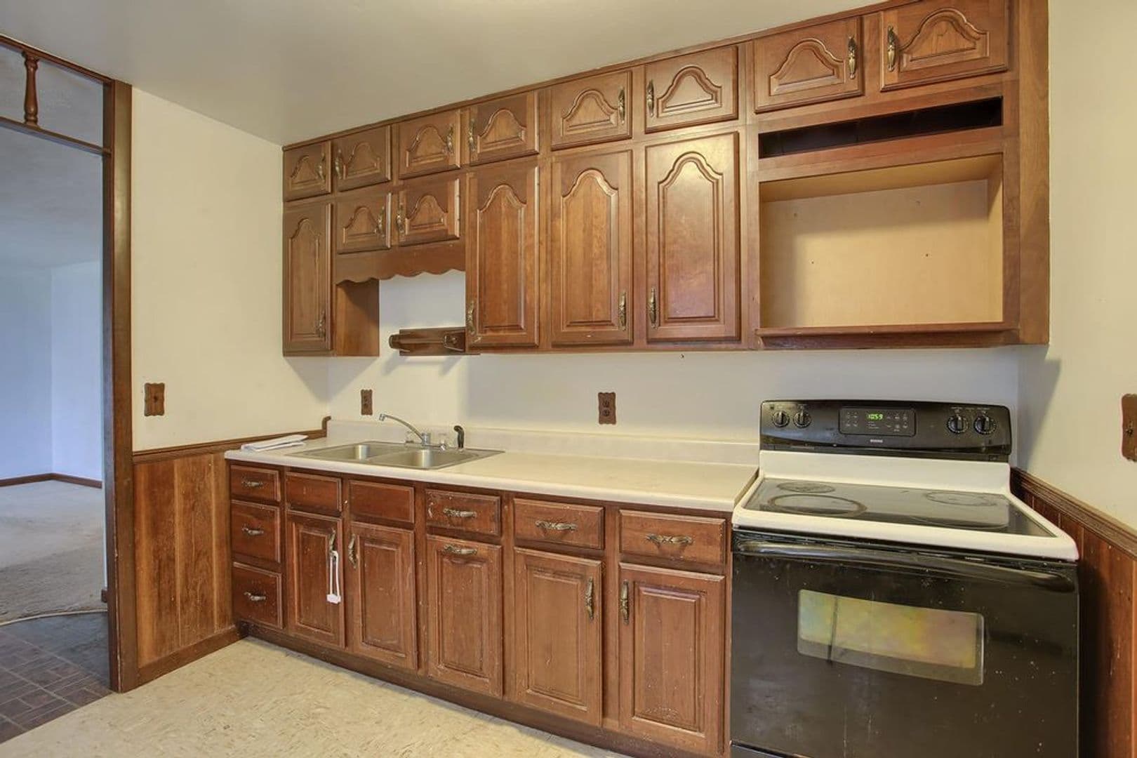 Urbana House: 905 Lanore Drive