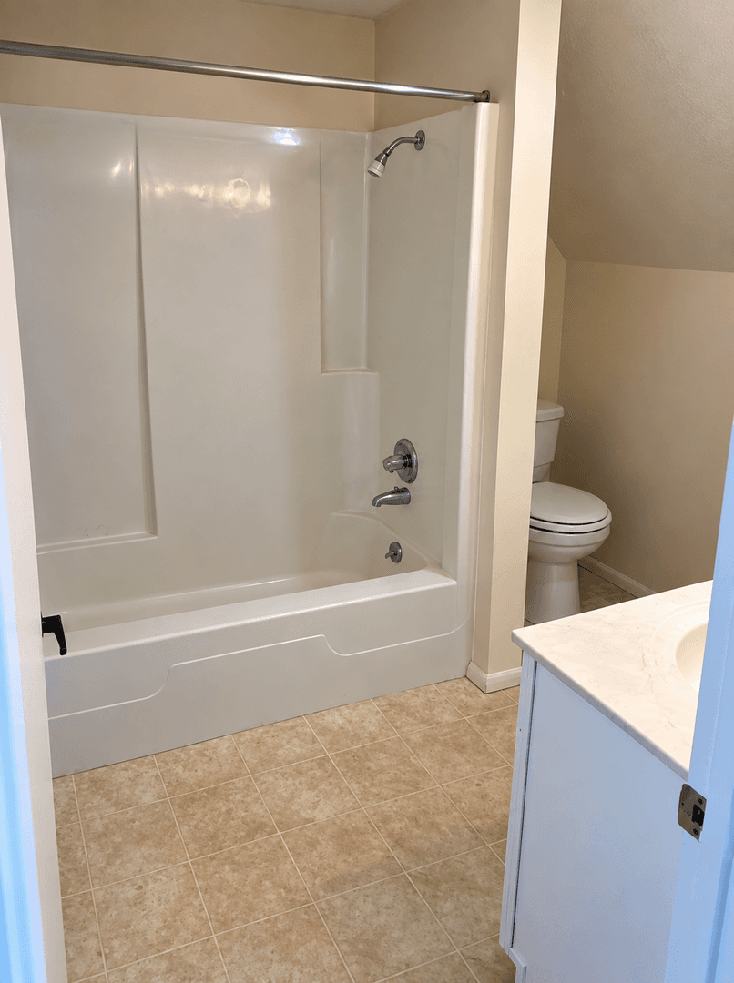 Urbana Apartment: 802 West Springfield Avenue