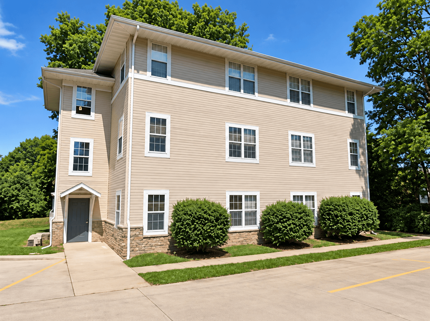 Urbana Apartment: 604 1/2-1 West Elm Street