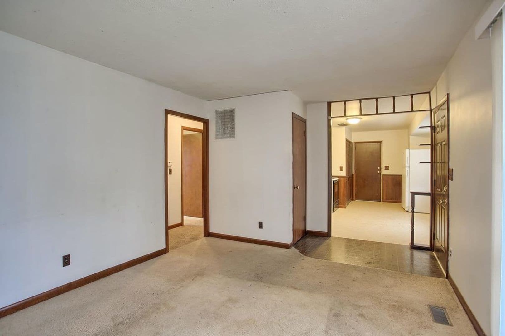 Urbana House: 905 Lanore Drive