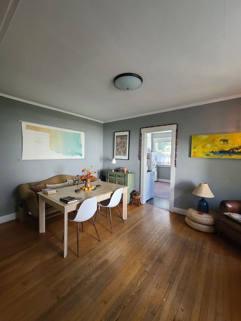 Champaign House: 609 S Prairie Ave