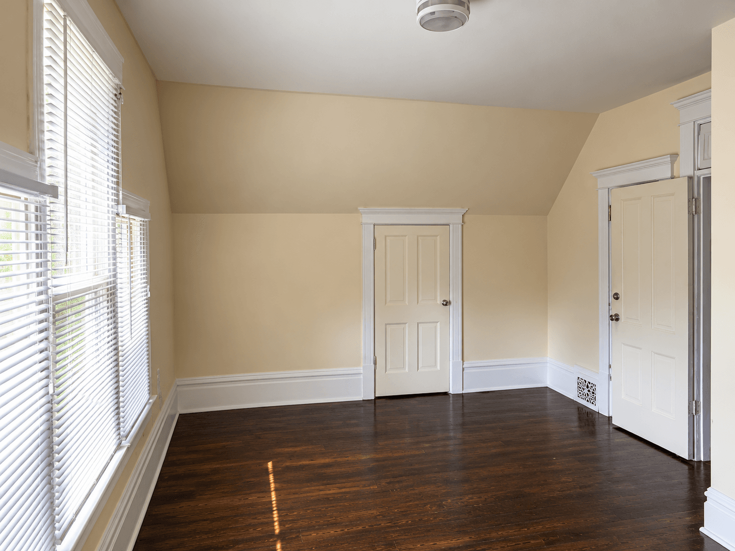 Urbana House: 700 W Oregon Street