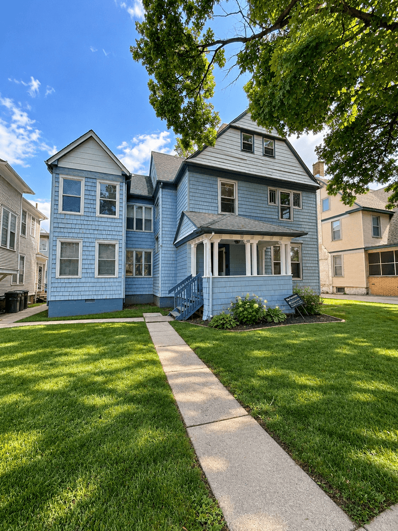Urbana Apartment: 610 West Elm Street