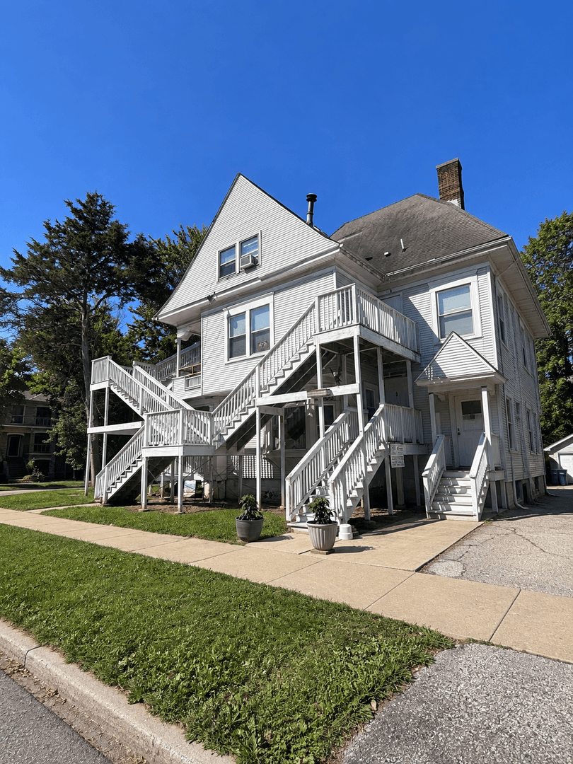 Urbana Apartment: 702 West Green Street