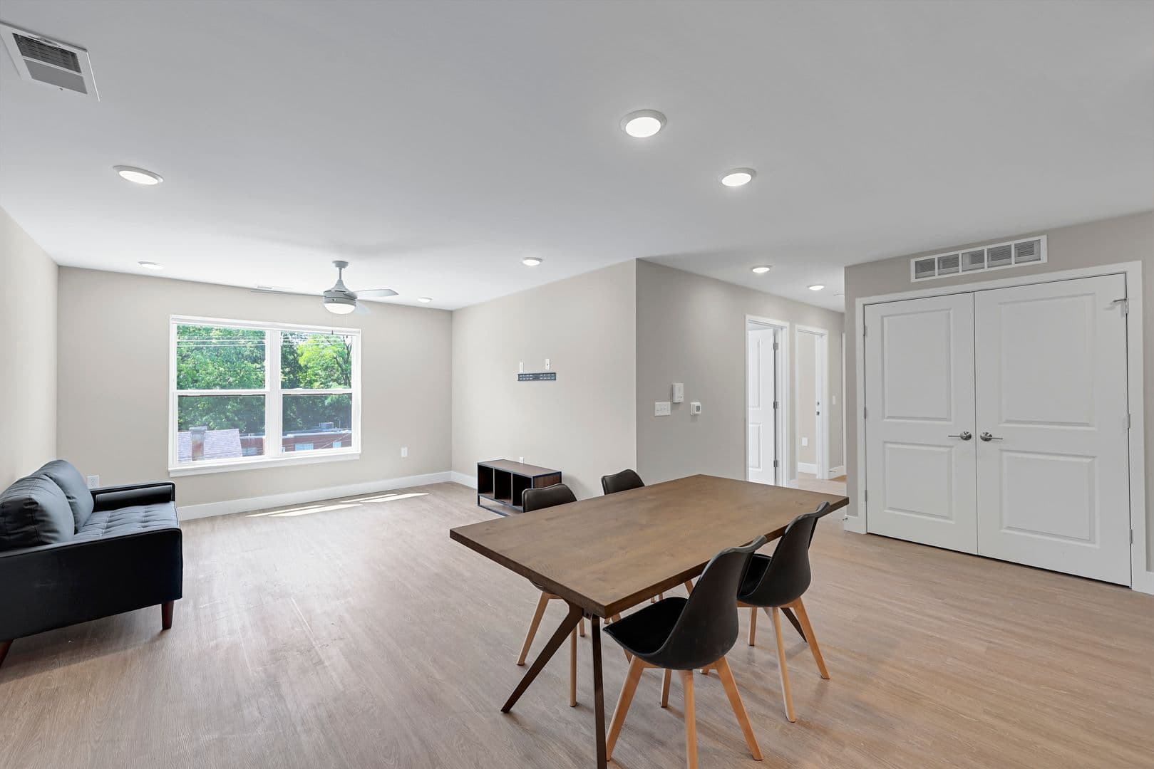 Urbana Apartment: 507 W Springfield
