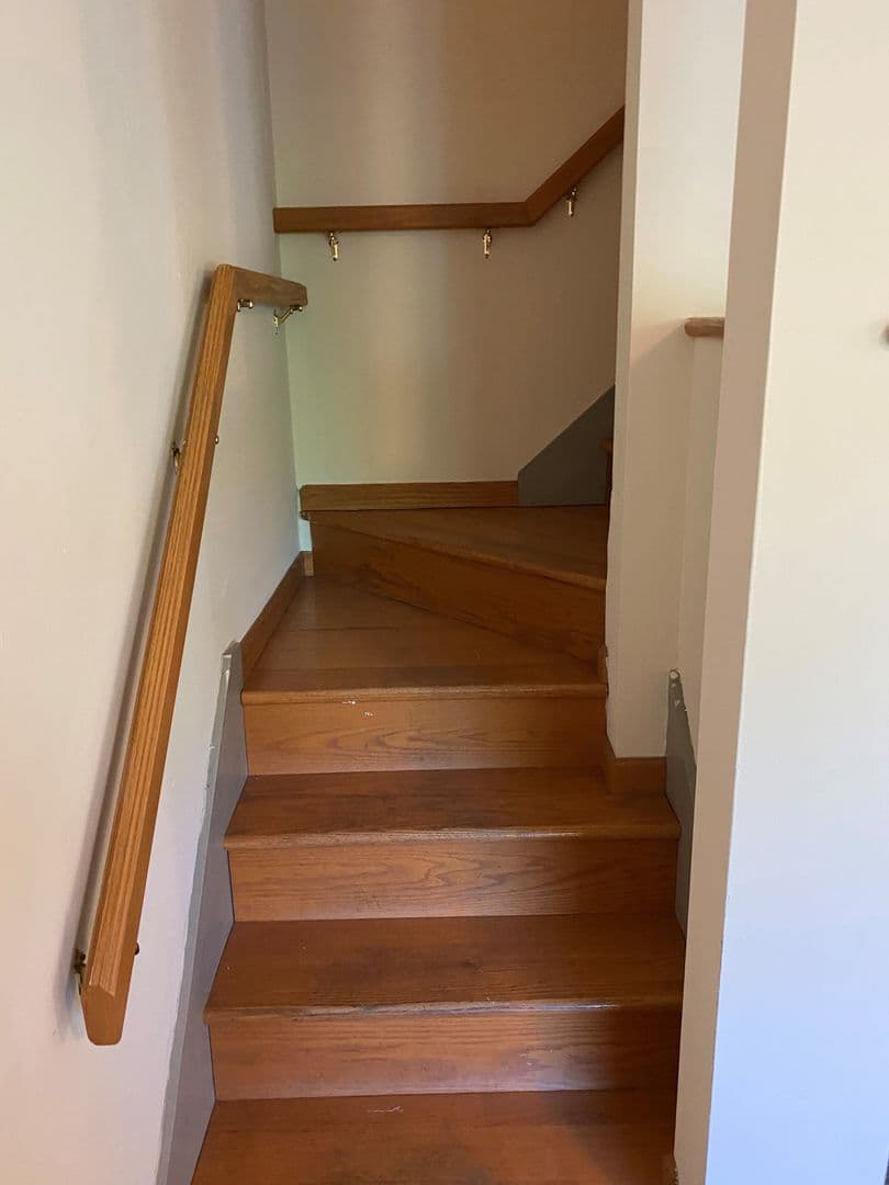 Urbana Apartment: 208 North Harvey Street