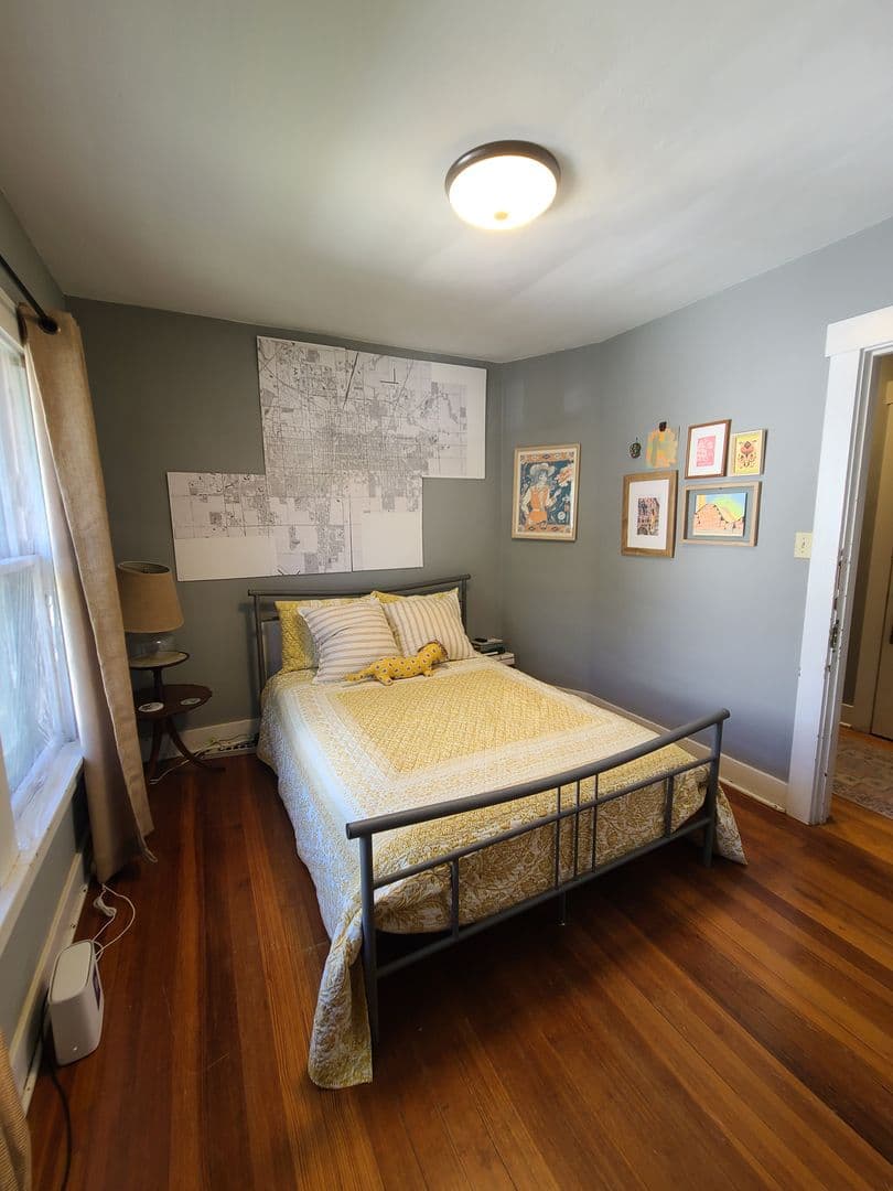 Champaign House: 609 S Prairie Ave