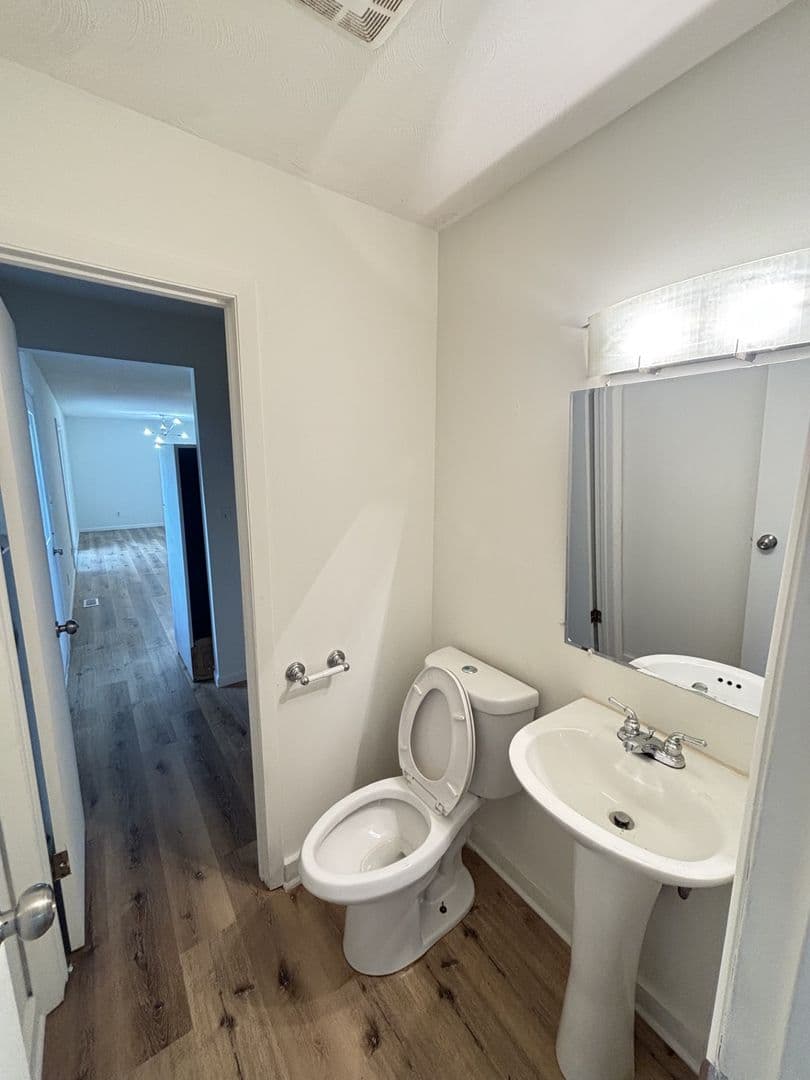 Urbana House: 2309 Rainbow View