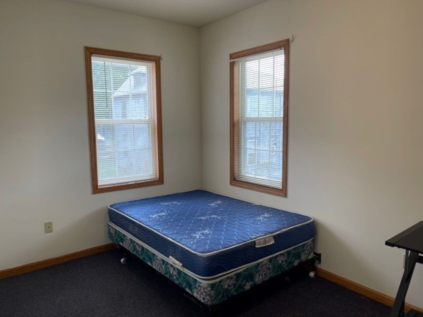 Urbana Apartment: 606 1/2 West Elm Street