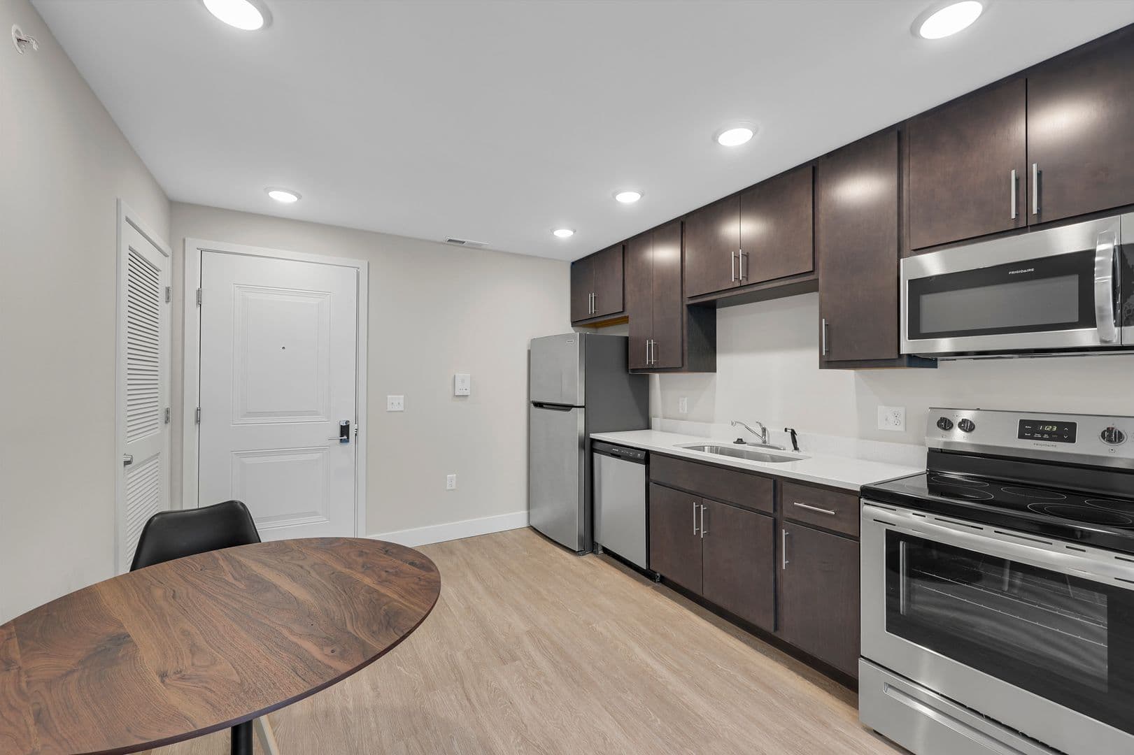 Urbana Apartment: 507 W Springfield