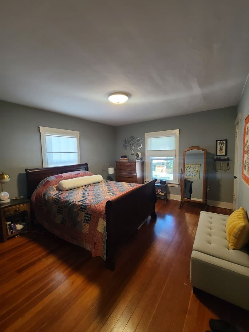 Champaign House: 609 S Prairie Ave