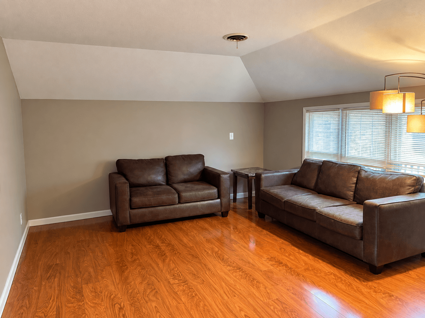 Urbana Apartment: 808 North Lincoln Avenue
