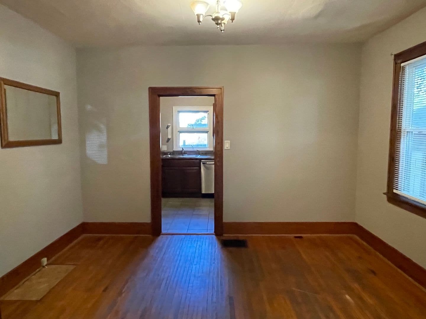 Urbana House: 904 North Busey Avenue