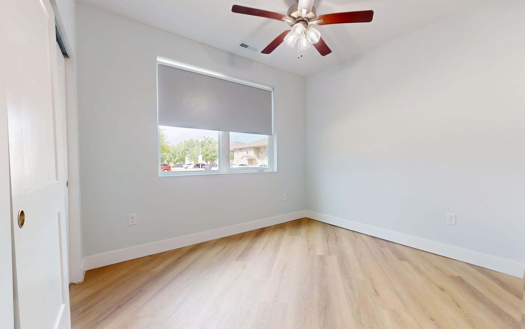 Champaign Apartment: 2414 N Neil St