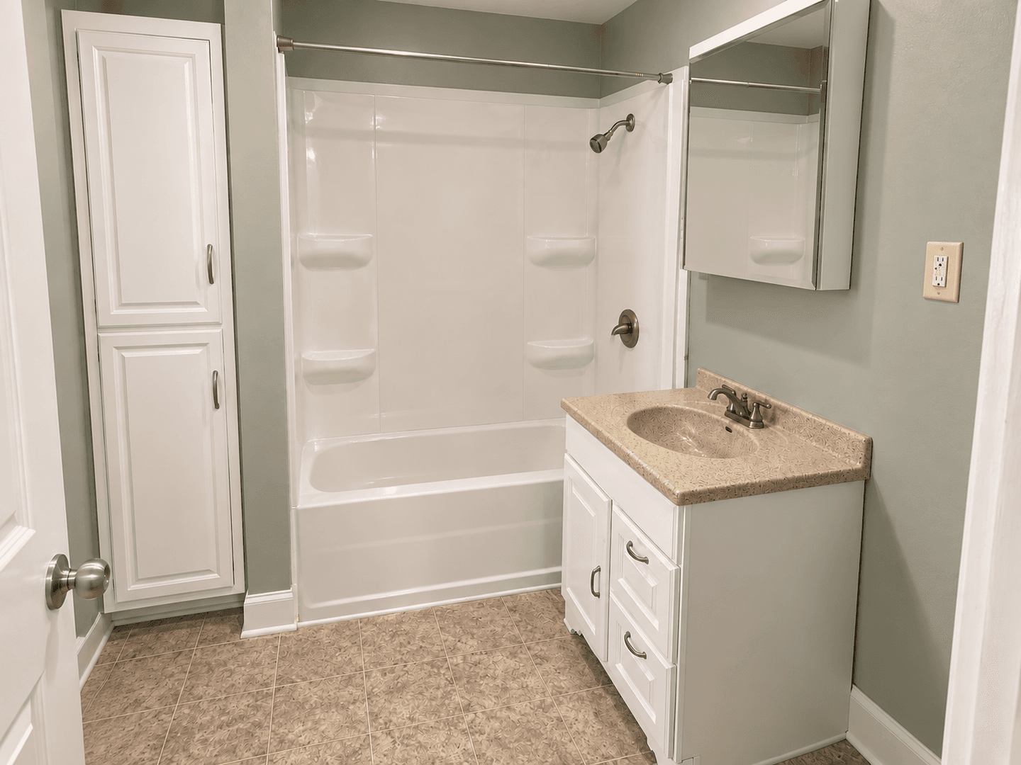 Urbana Apartment: 610 West Elm Street
