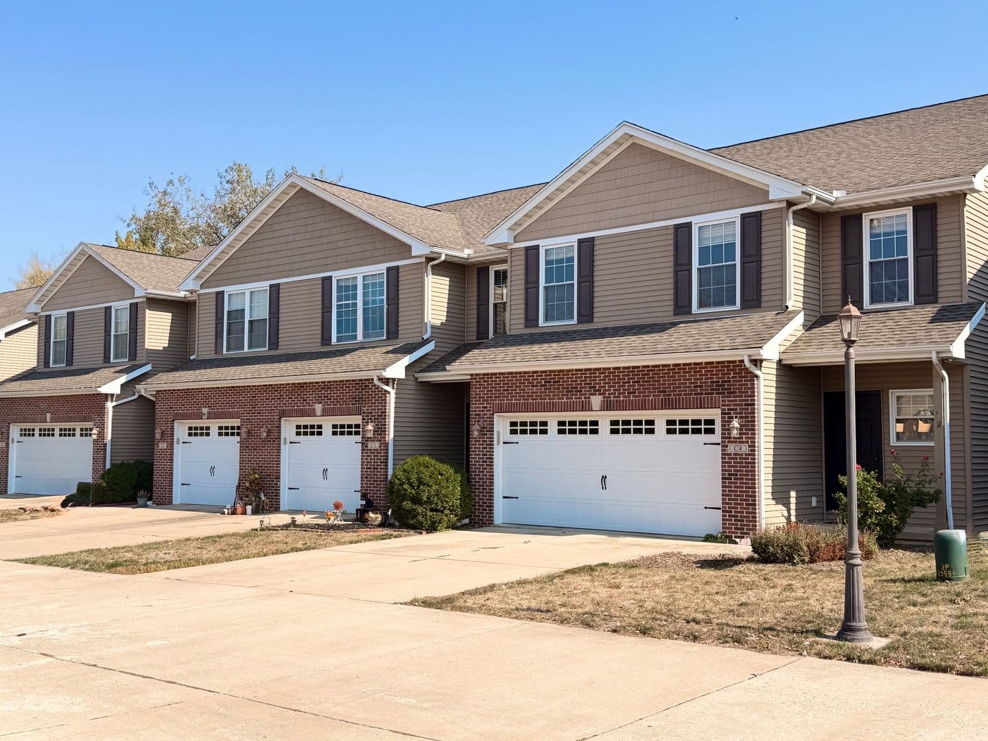 Mahomet Apartment: 1604 South Division Street
