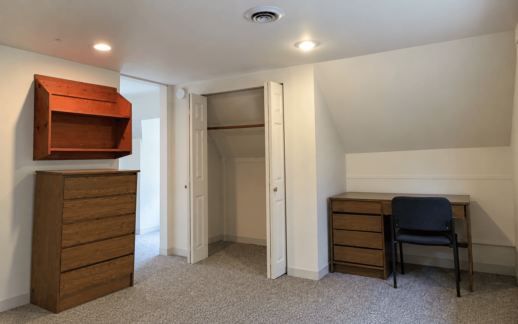 Urbana Apartment: 610 West Elm Street