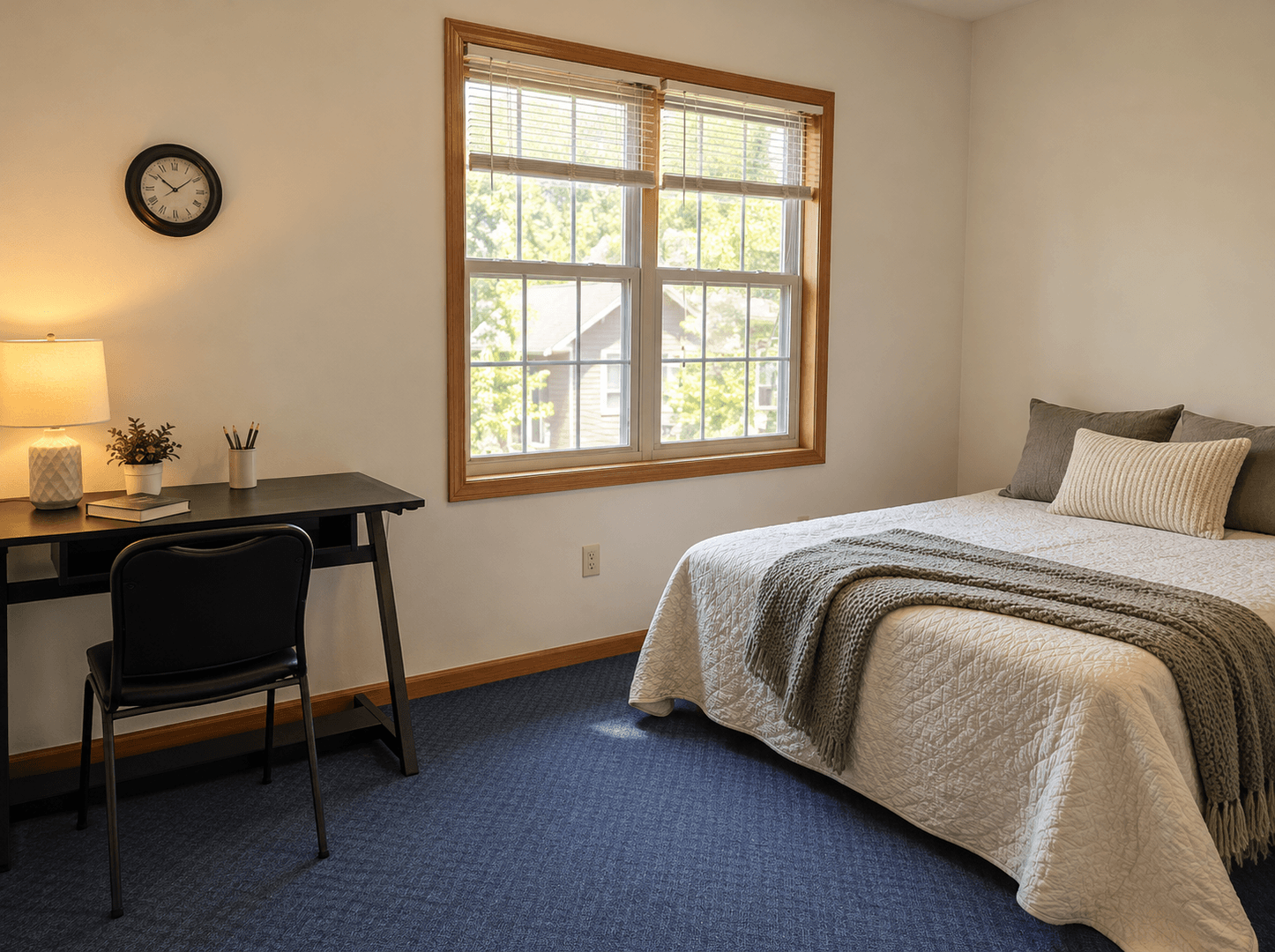 Urbana Apartment: 208 North Harvey Street