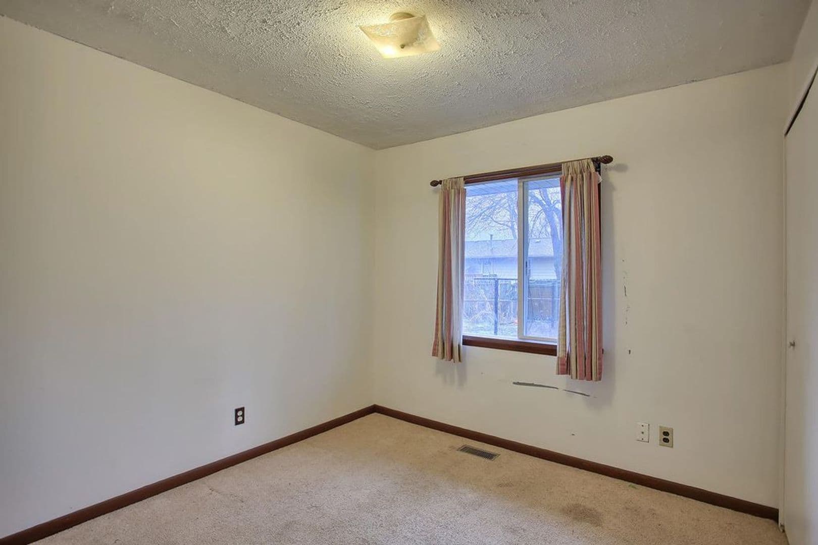 Urbana House: 905 Lanore Drive