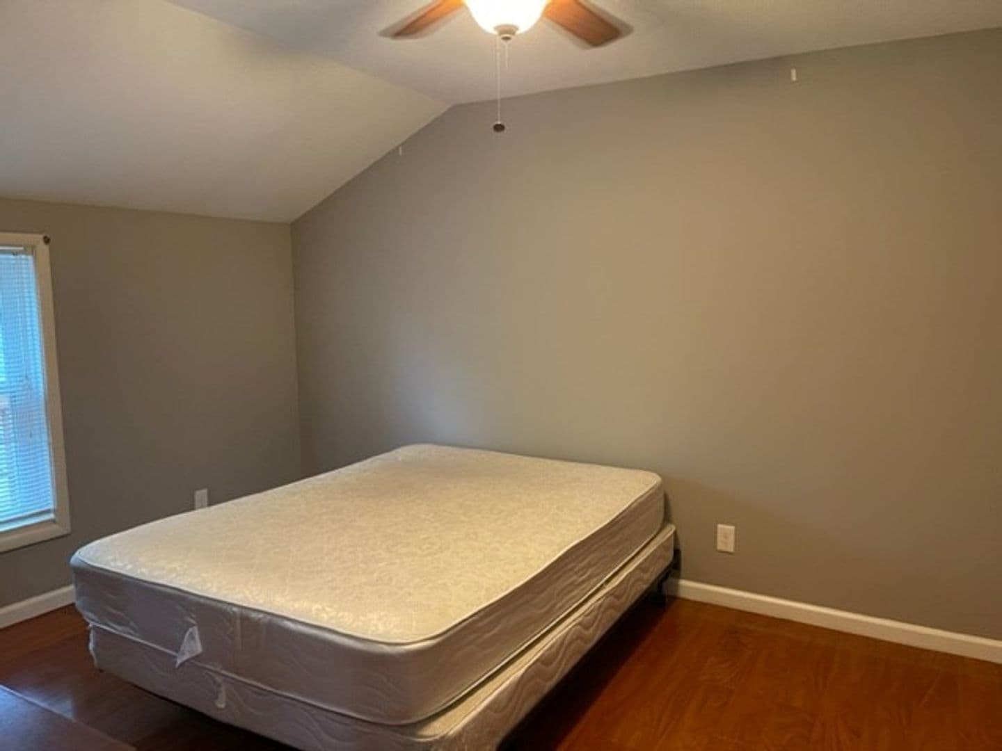 Urbana Apartment: 808 North Lincoln Avenue