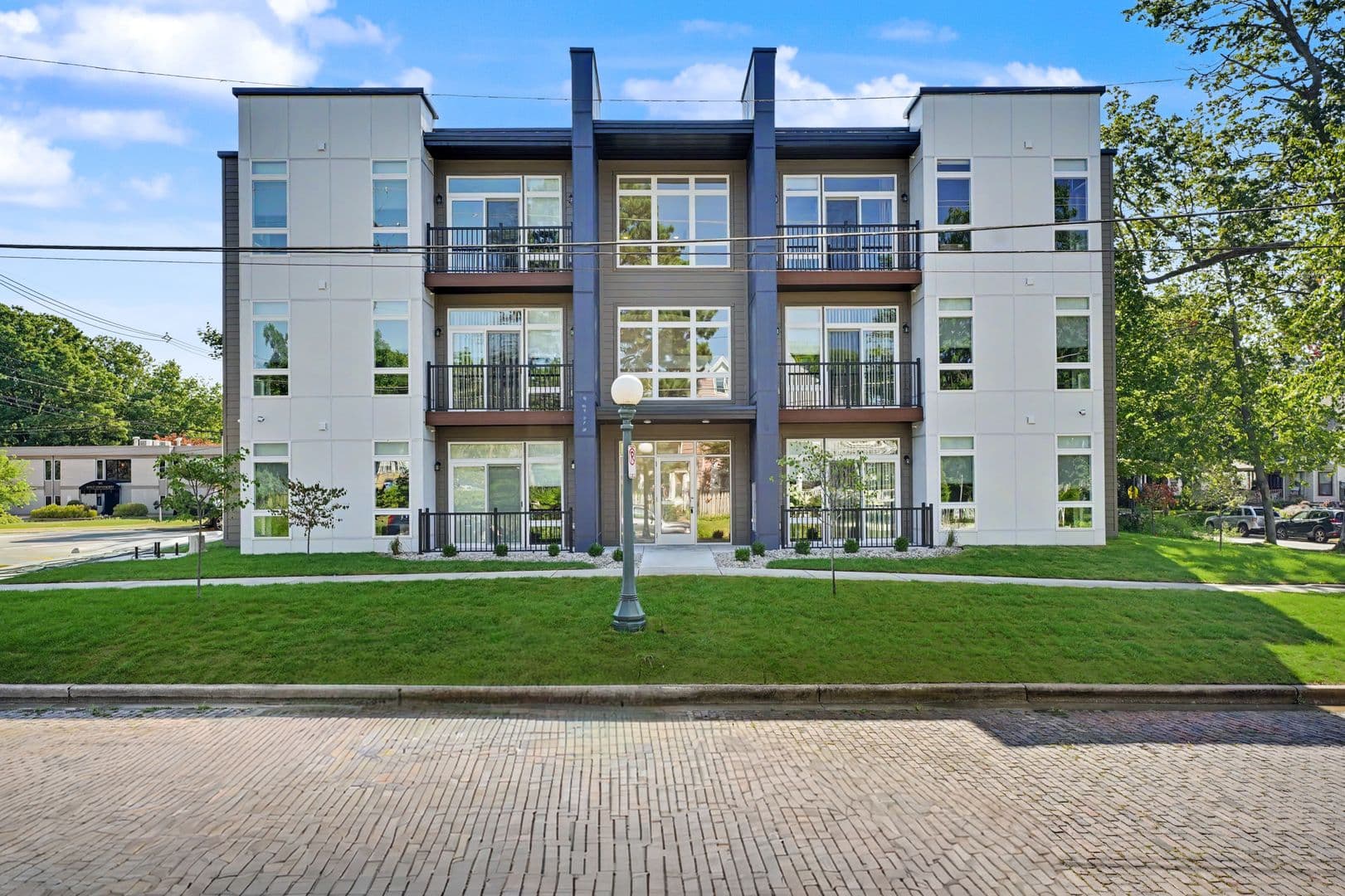 Champaign Apartment: 512 W Clark St