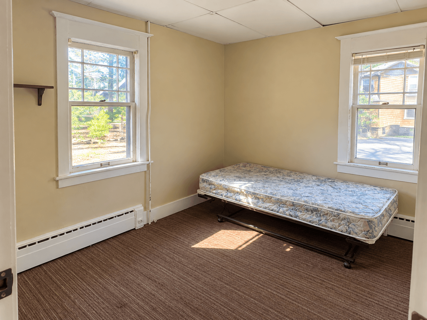 Urbana Apartment: 205 North Busey Avenue