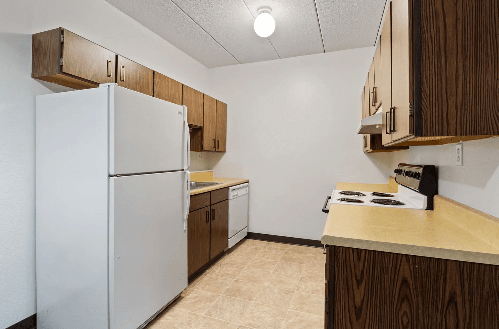 La Crosse Apartment: 4405 Mormon Coulee Rd.