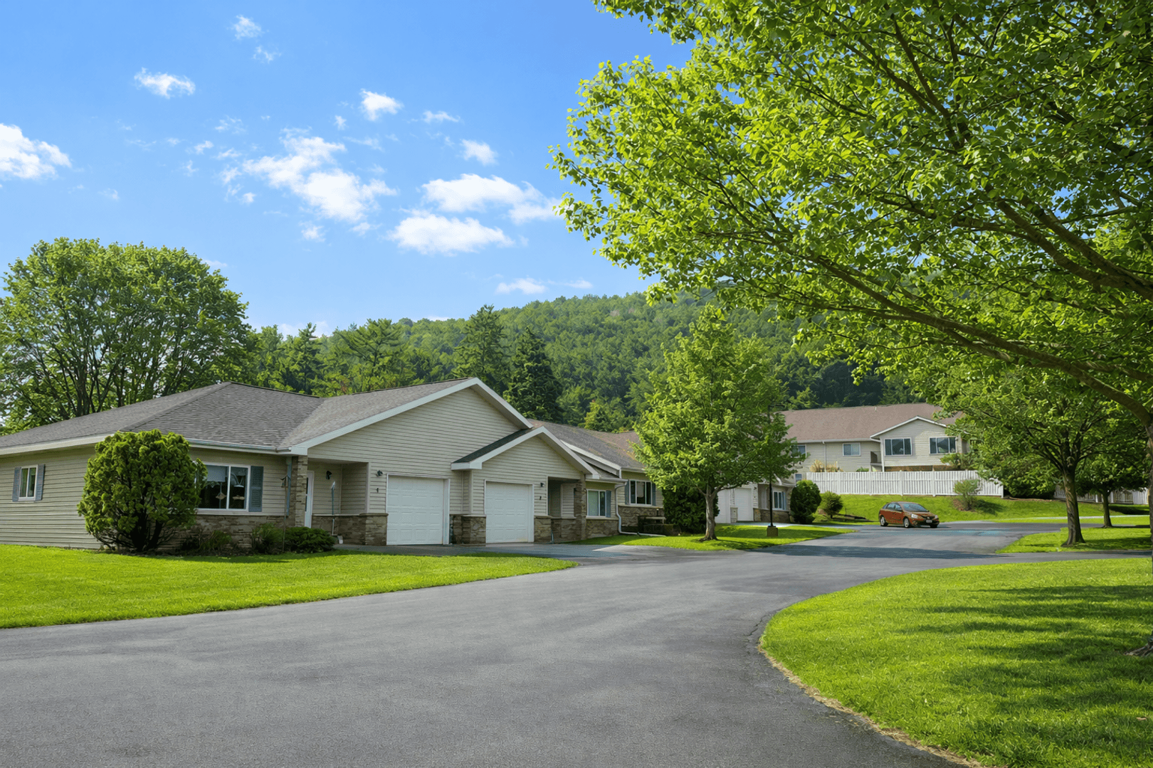 La Crosse Townhome: 4300 Fireclay Court