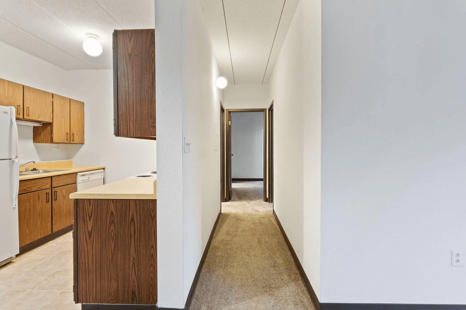 La Crosse Apartment: 4405 Mormon Coulee Rd.