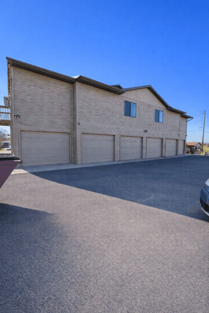 Galesville Apartment: 16210 Ridgeiew Dr