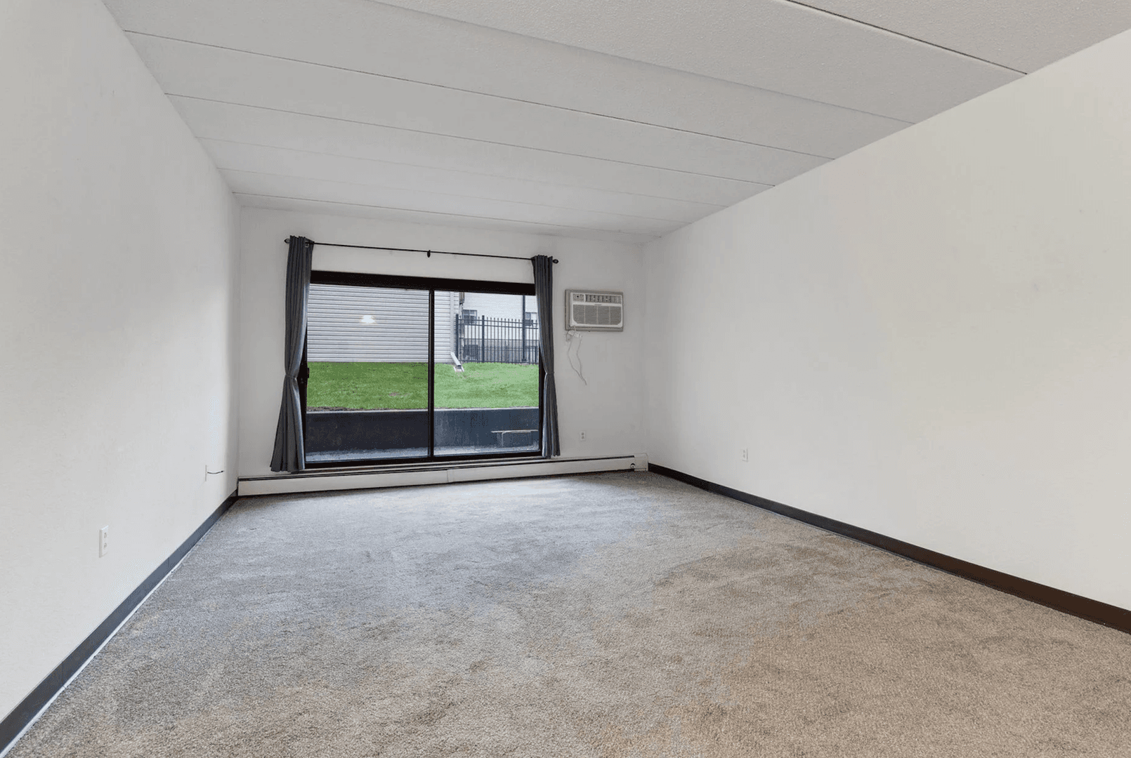 La Crosse Apartment: 4405 Mormon Coulee Rd.
