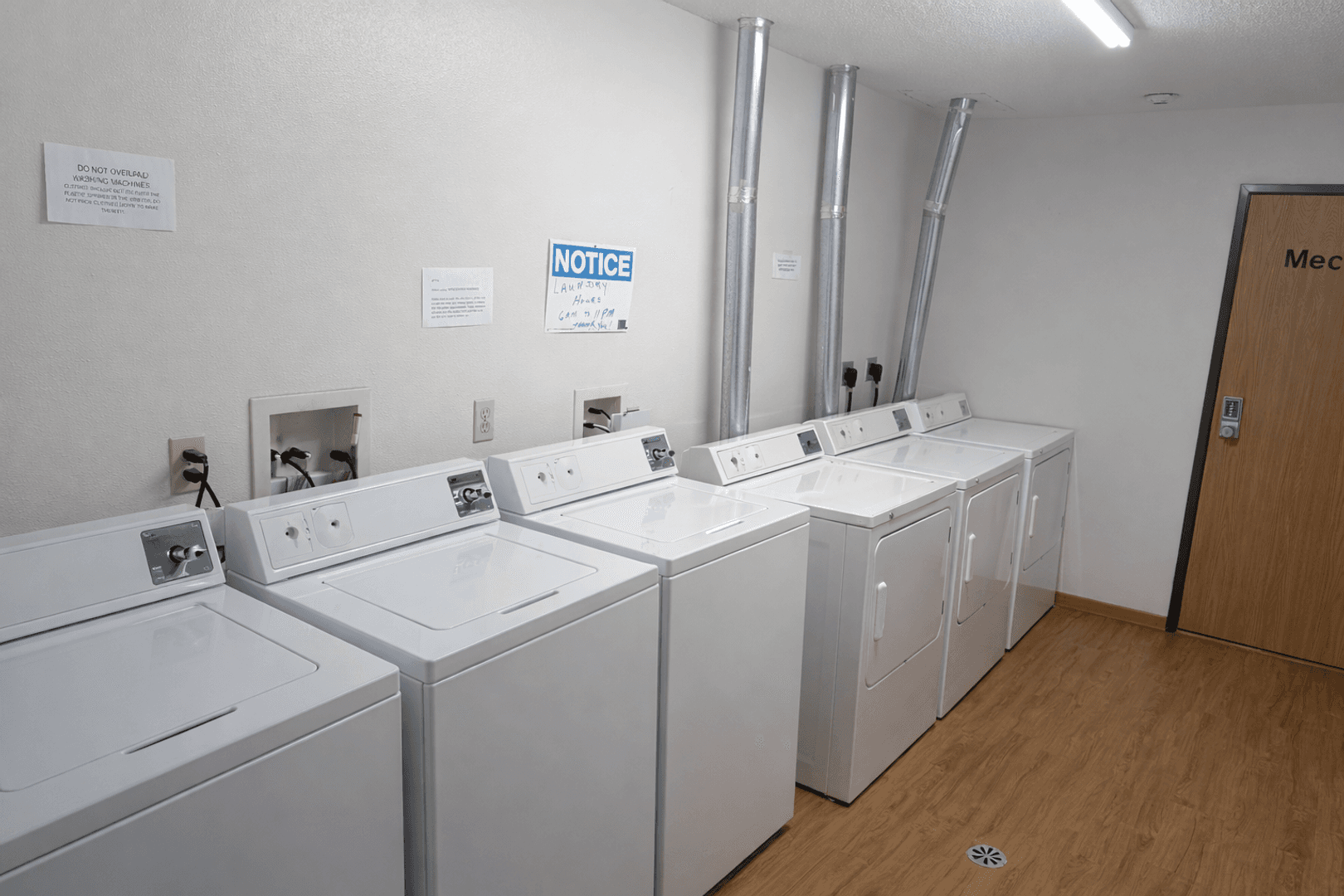 Holmen Apartment: 621-629 Amy Dr.