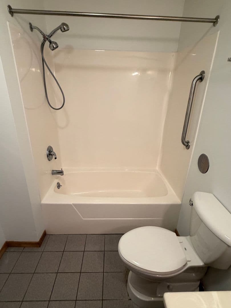 La Crosse Townhome: 4300 Fireclay Court