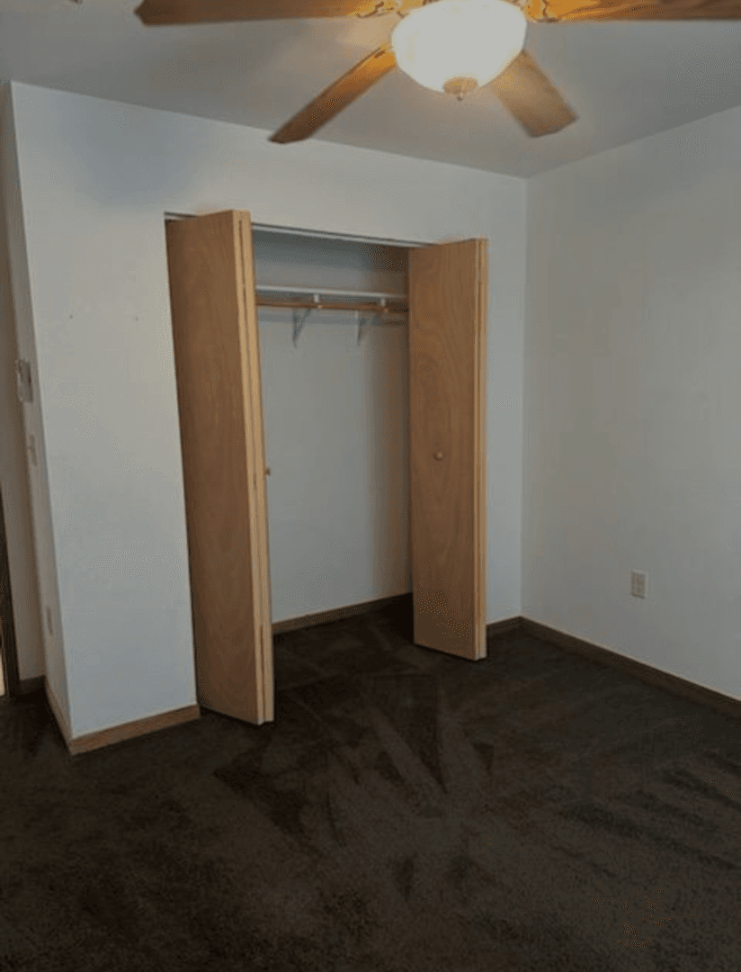 Galesville Apartment: 21343 Wolfe Run Lane