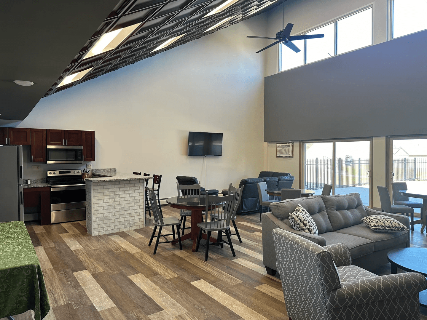 La Crosse Apartment: 4405 Mormon Coulee Rd.