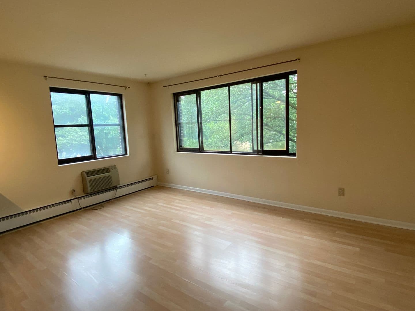 Madison Apartment: 415 Wisconsin Ave.