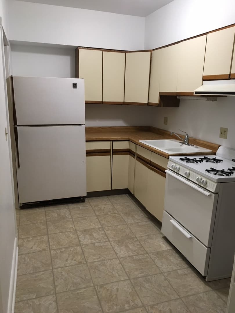 Madison Apartment: 10 E. Gorham St.