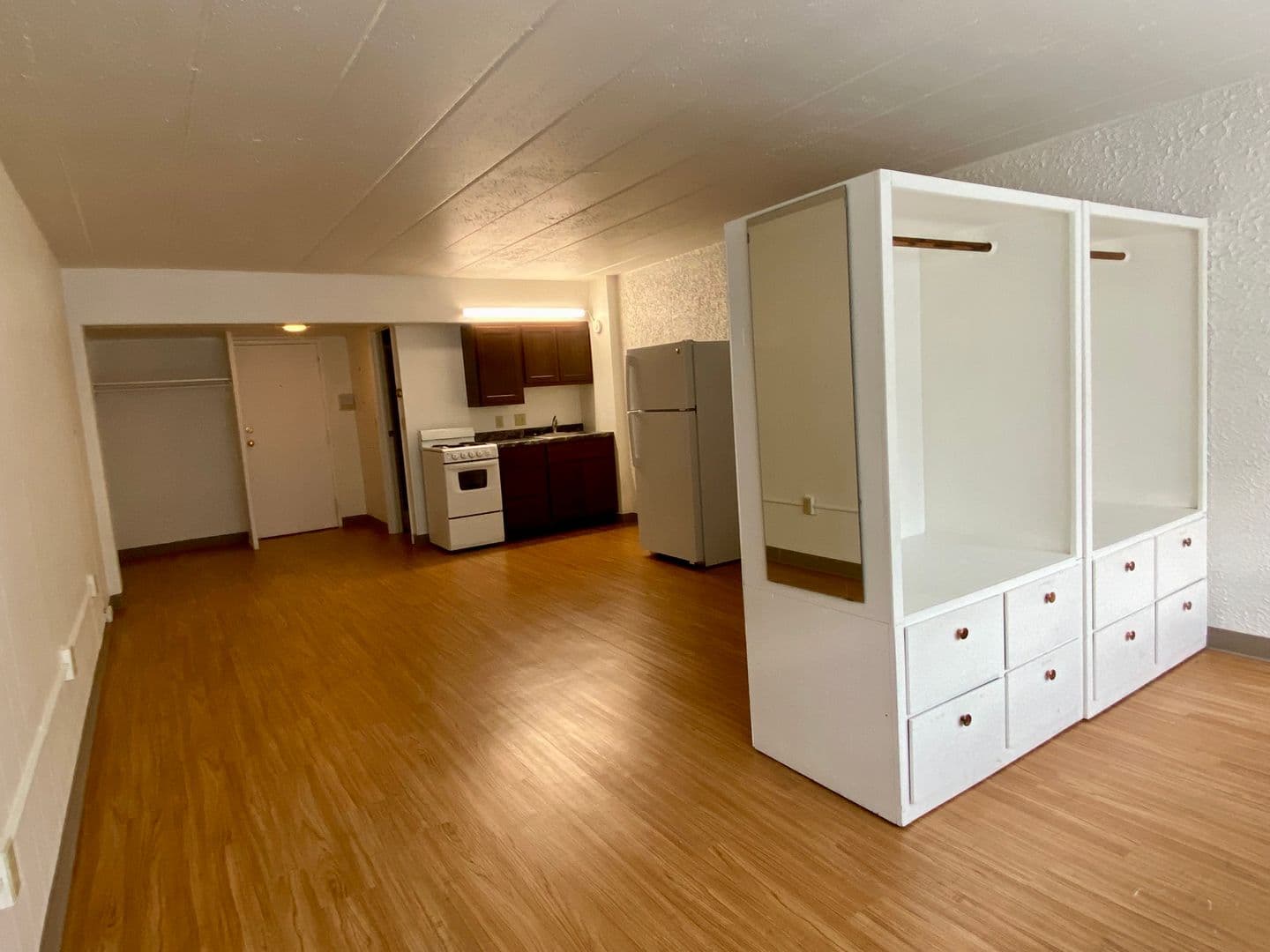 Madison Apartment: 140 W. Gorham St.