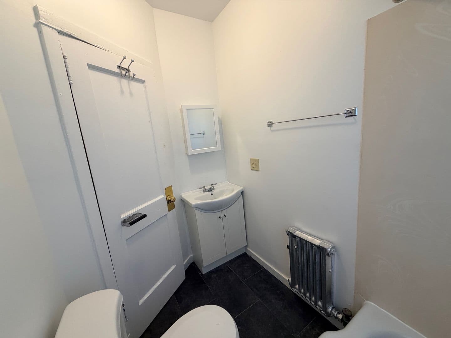 Madison Apartment: 10 E. Gorham St.