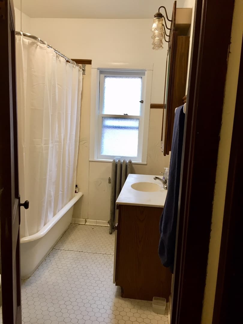 Madison Apartment: 10 E. Gorham St.