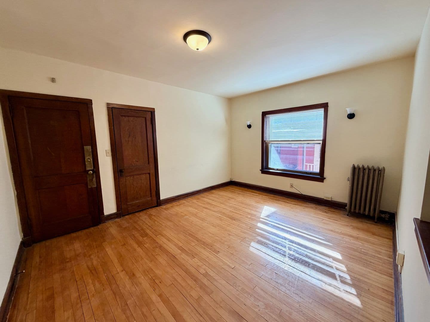 Madison Apartment: 10 E. Gorham St.