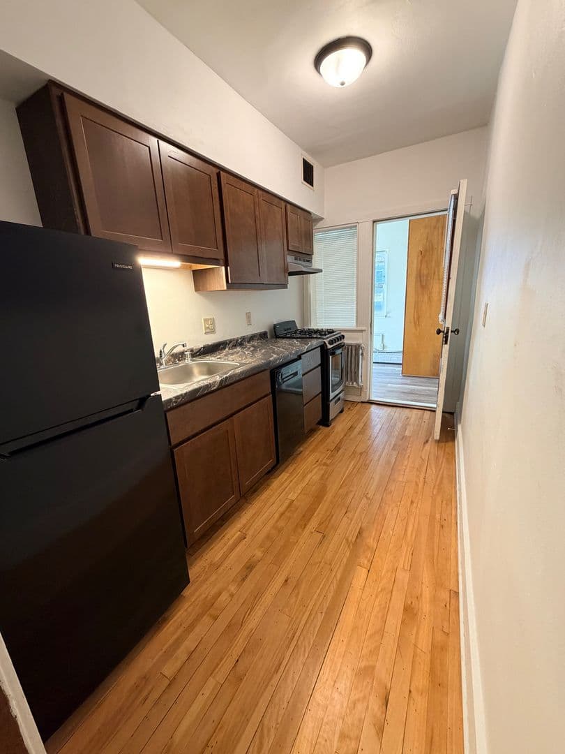Madison Apartment: 10 E. Gorham St.