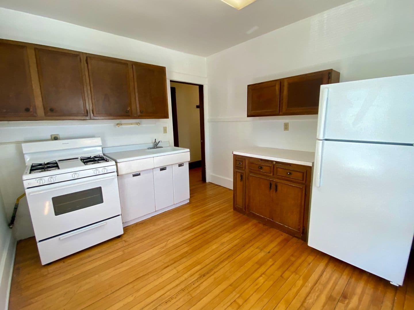 Madison Apartment: 941 E. Gorham St.
