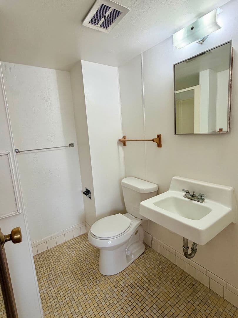 Madison Apartment: 140 W. Gorham St.